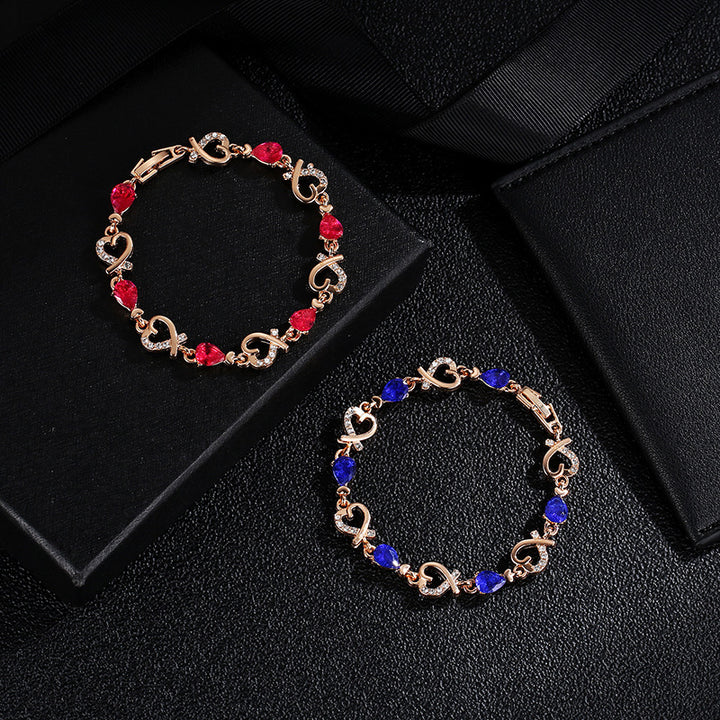 Hollow Love Bracelet With Rhinestones Fashion Temperament Heart-shaped Bracelet.